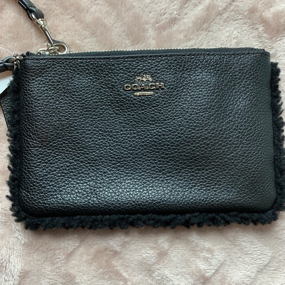 •Beautiful• Coach Large Leather Wristlet  Fur Trim - Picture 5 of 6